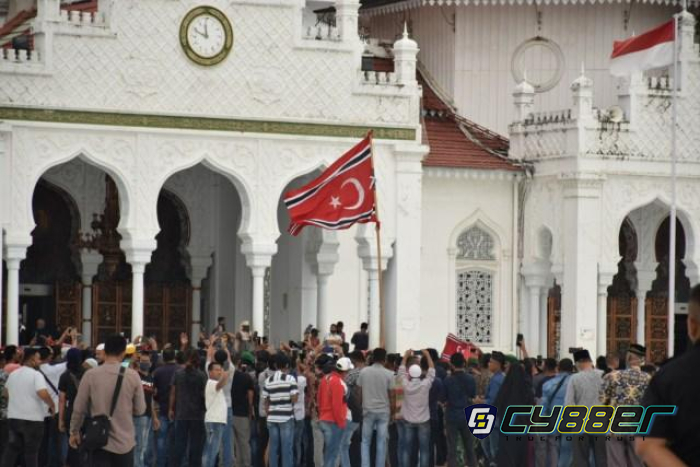 Bendera Bulan Bintang Berkibar di Aceh, Pemerintah Pusat Soroti Situasi dan Minta Perdamaian Dijaga